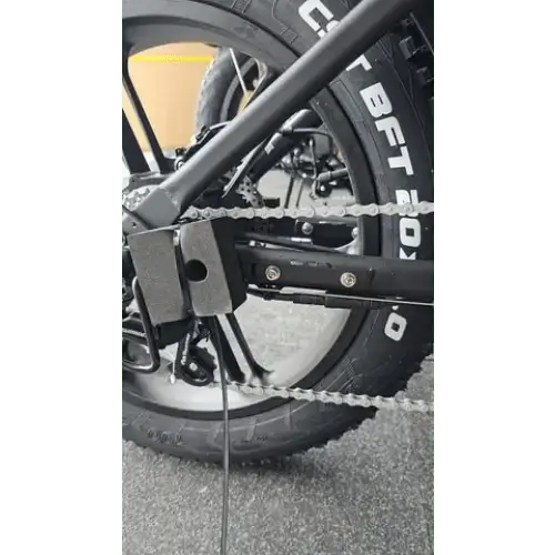 Voetsteuntjes - V20 & OUXI V8 - Hypebikes